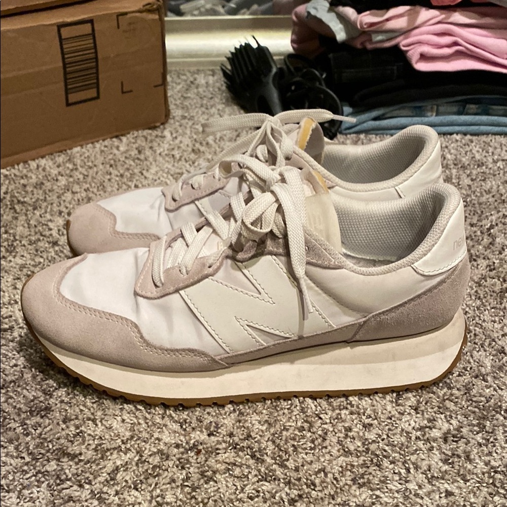 New Balance 237